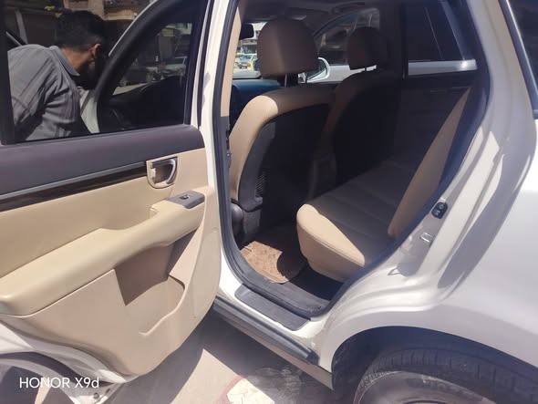 هيونداي سنتافيه 2011 - صورة 5