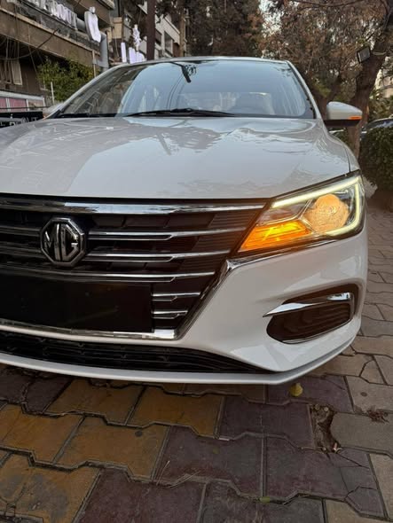 إم جي 5 2025 - صورة 2