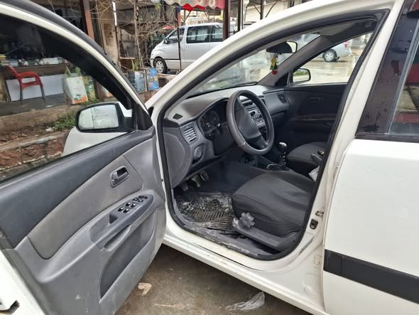 كيا ريو 2010 - صورة 4