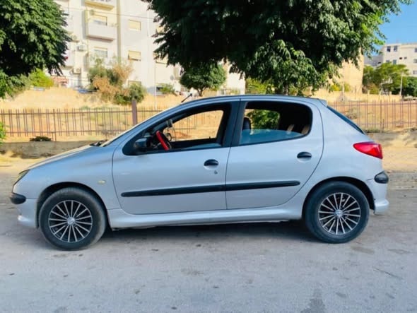 بيجو 206 2005 - صورة 1