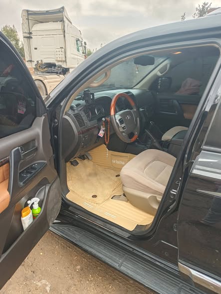 تويوتا لاند كروزر 2010 - صورة 2