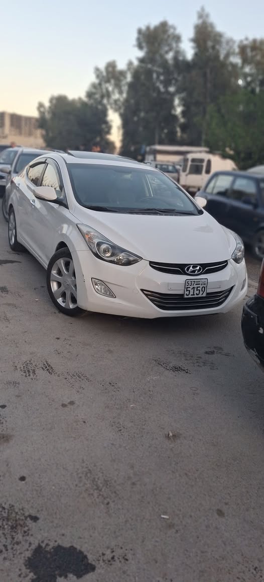 هيونداي إلنترا 2012