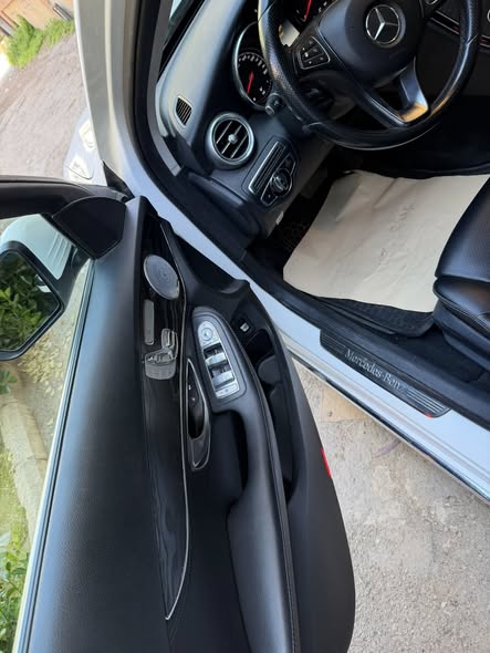 مرسيدس C300 2015 - صورة 4