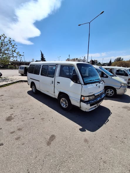 نيسان كارفان 1993 - صورة 3