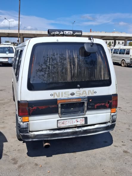 نيسان كارفان 1993 - صورة 4