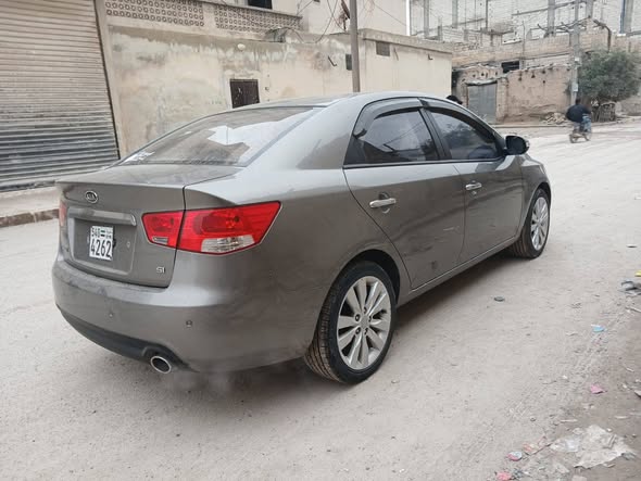 كيا فورتي 2010 - صورة 3