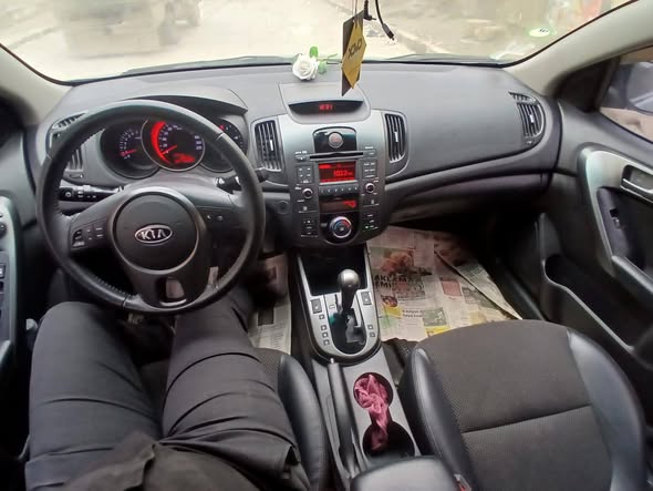 كيا فورتي 2010 - صورة 4