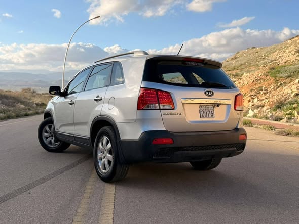 كيا سورينتو 2012 - صورة 2