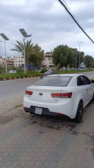 كيا فورتي 2011 - صورة 4