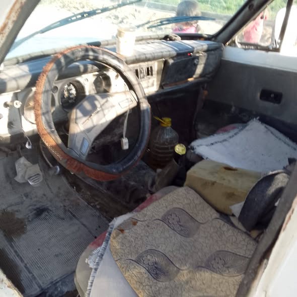 نيسان 1200 1993 - صورة 3