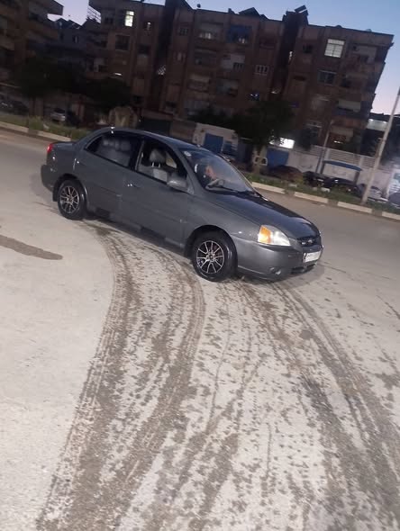 كيا ريو 2003 - صورة 4