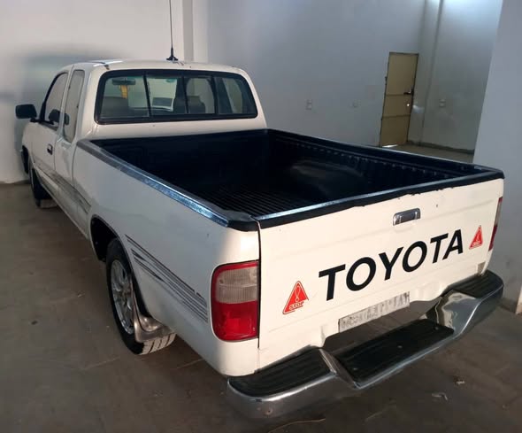 تويوتا هايلوكس 2005 - صورة 3