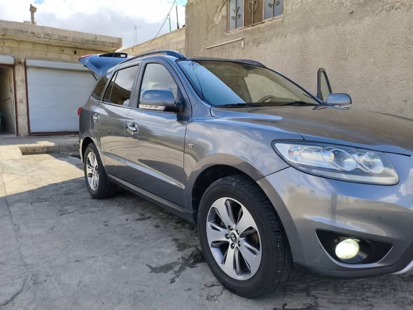 هيونداي سنتافي 2012 - صورة 4