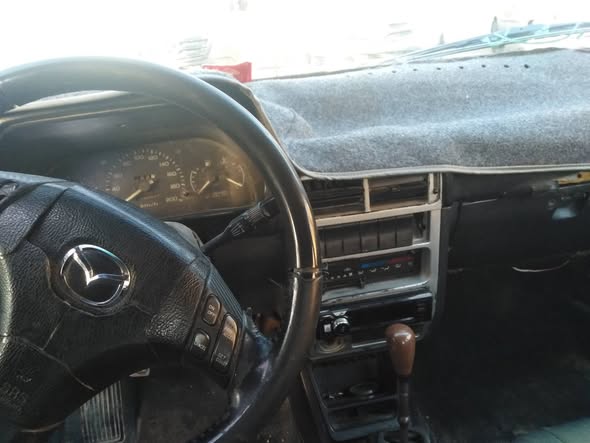 مازدا 323 1993 - صورة 4