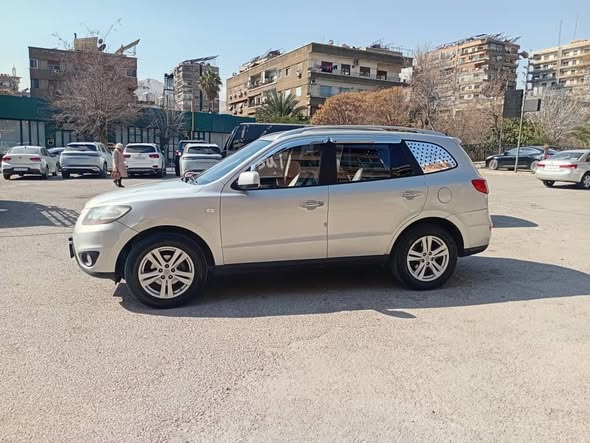 هيونداي سنتافيه 2011 - صورة 3