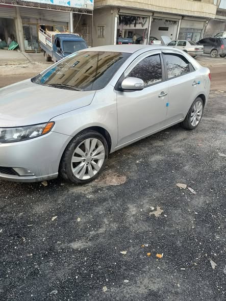 كيا سيراتو 2010 - صورة 3