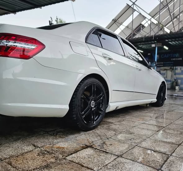 مرسيدس E300 2011 - صورة 3