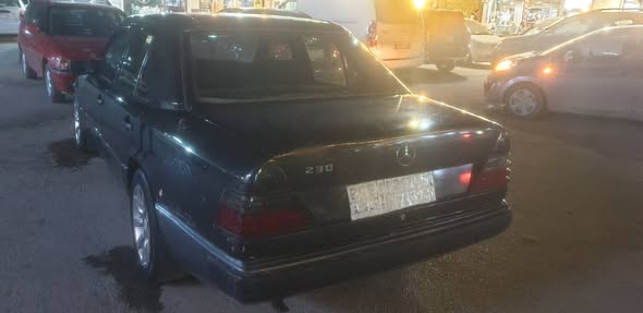 مرسيدس 230 1990 - صورة 1