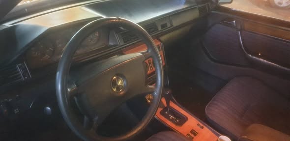 مرسيدس 230 1990 - صورة 2