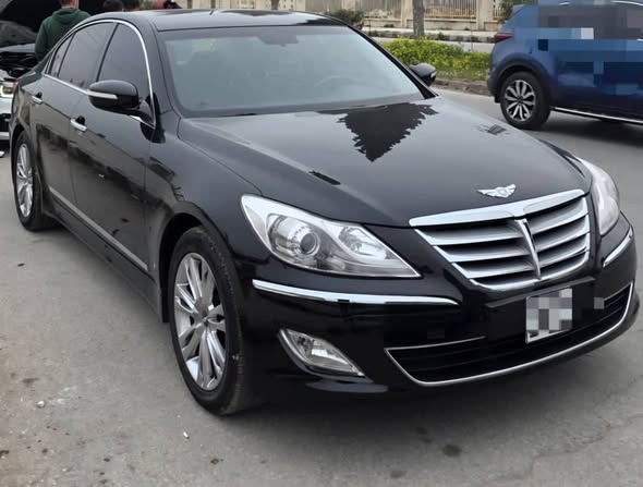 هيونداي جينيسيس 2013 - صورة 3