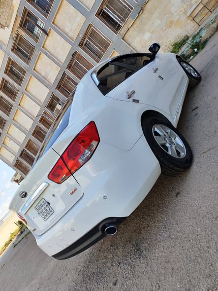 كيا فورتي 2013 - صورة 2