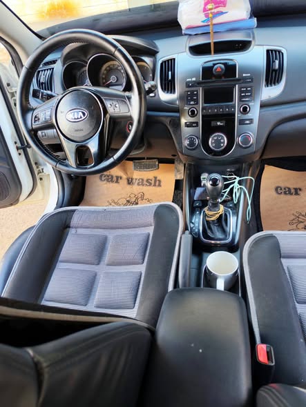 كيا فورتي 2013 - صورة 3