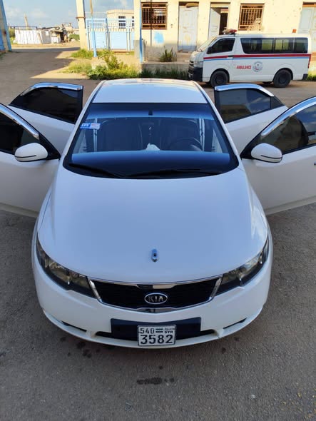 كيا فورتي 2013 - صورة 4