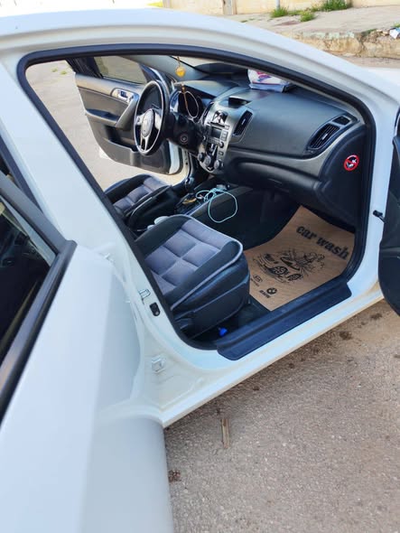 كيا فورتي 2013 - صورة 5