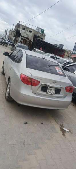 هيونداي افانتي 2010 - صورة 4