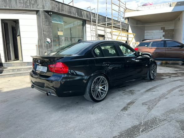 بي إم دبليو 335 2008 - صورة 3