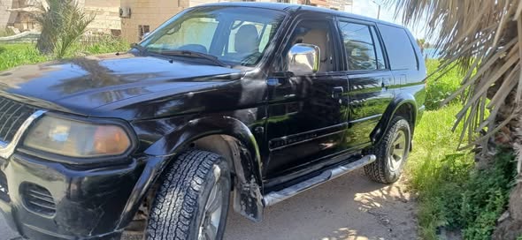 ميتسوبيشي باجيرو 2005 - صورة 2