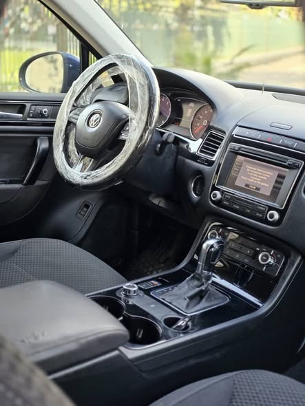 فولكس فاجن طوارق 2012 - صورة 2