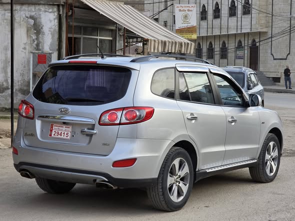 هيونداي سنتافي 2012 - صورة 3