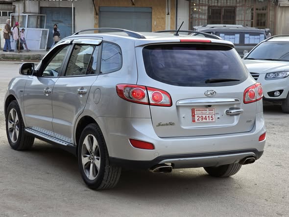 هيونداي سنتافي 2012 - صورة 4