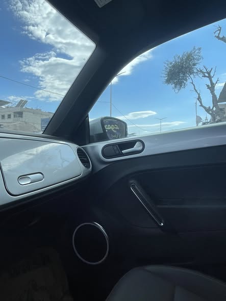 فولكس فاجن بيتل 2012 - صورة 4