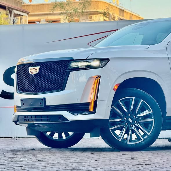 كاديلاك اسكاليد 2023 - صورة 3