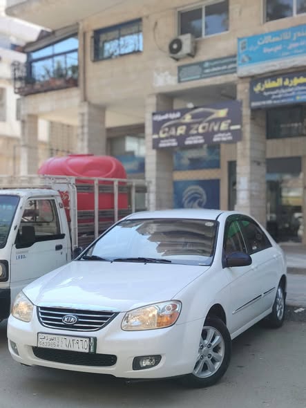 كيا سيراتو 2008 - صورة 1