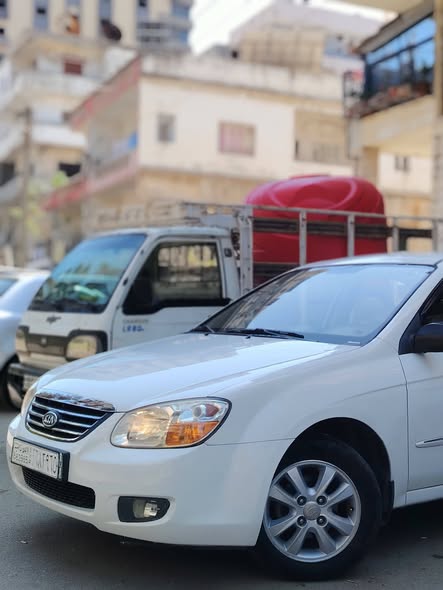 كيا سيراتو 2008 - صورة 3