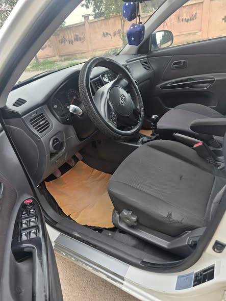 كيا ريو 2011 - صورة 4