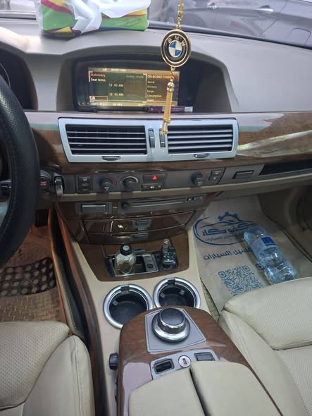 بي ام دبليو 740 2004 - صورة 2