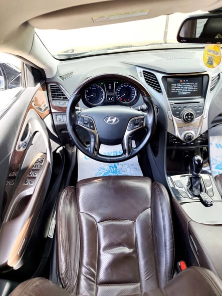 هونداي أزيرا 2011 - صورة 2