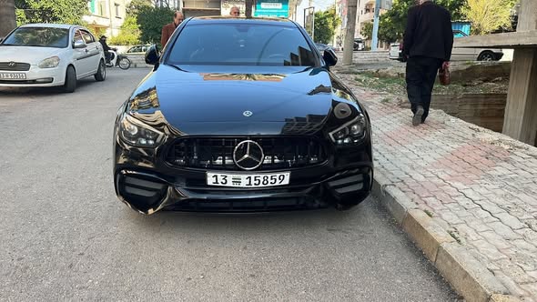 مرسيدس E300 2019 - صورة 1