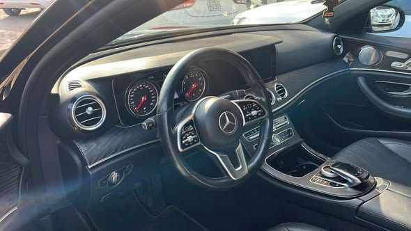مرسيدس E300 2019 - صورة 4