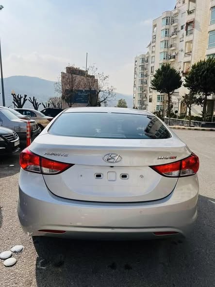 هونداي افانتي 2011 - صورة 2