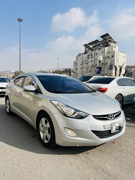 هونداي افانتي 2011 - صورة 4