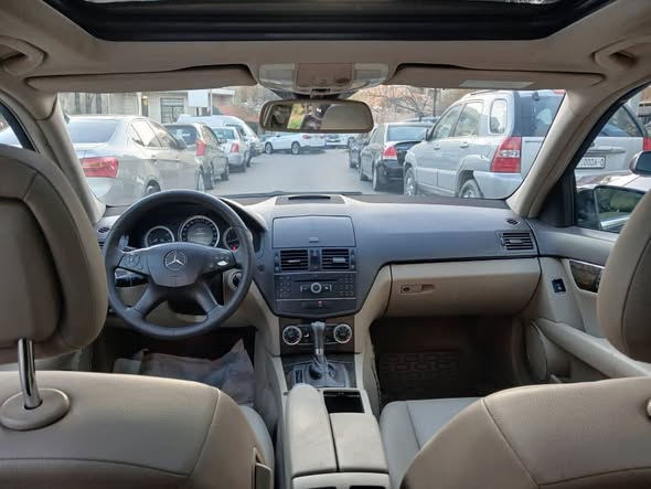 مرسيدس C200 2009 - صورة 2