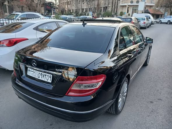 مرسيدس C200 2009 - صورة 4