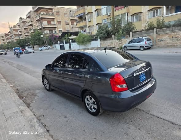 هيونداي فيرنا 2011 - صورة 1