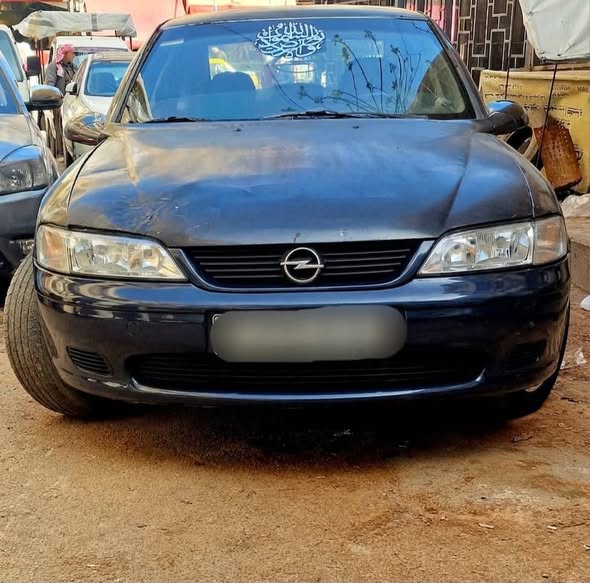 اوبل فيكترا 1996 - صورة 2