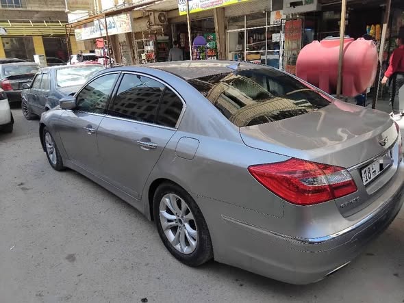 هيونداي جينيسيس 2012 - صورة 2